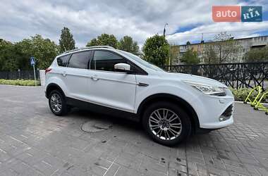 Внедорожник / Кроссовер Ford Kuga 2013 в 