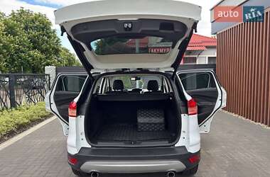 Внедорожник / Кроссовер Ford Kuga 2013 в 