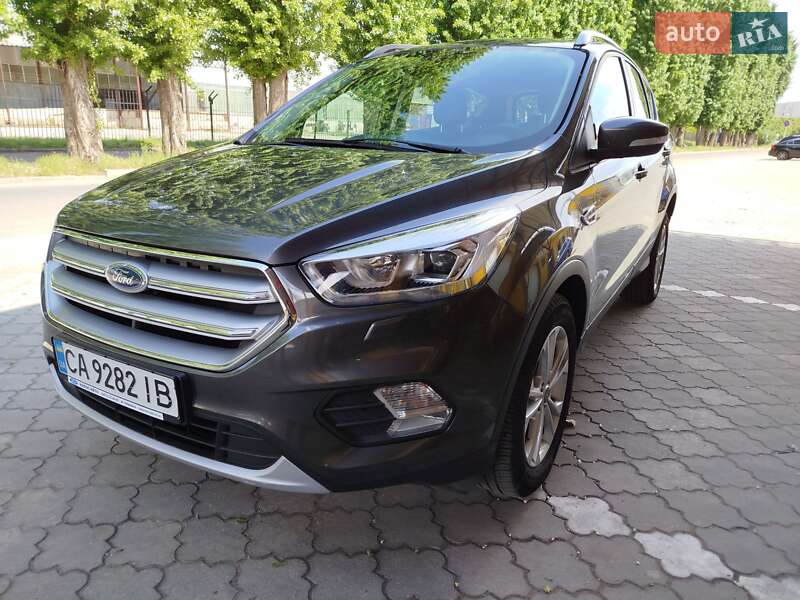 Внедорожник / Кроссовер Ford Kuga 2019 в Черкассах
