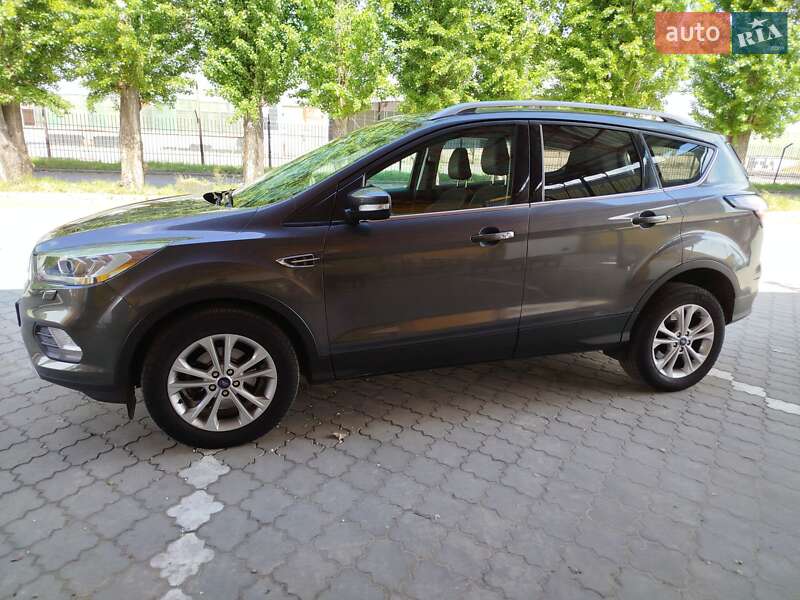 Внедорожник / Кроссовер Ford Kuga 2019 в Черкассах