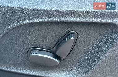 Позашляховик / Кросовер Ford Kuga 2012 в 