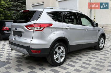 Внедорожник / Кроссовер Ford Kuga 2015 в 
