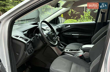 Внедорожник / Кроссовер Ford Kuga 2015 в 