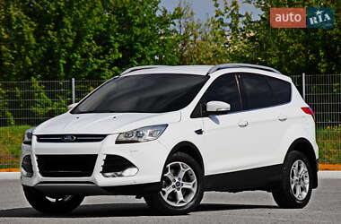 Позашляховик / Кросовер Ford Kuga 2014 в 