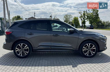 Внедорожник / Кроссовер Ford Kuga 2020 в 