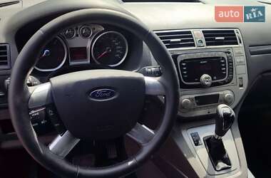 Позашляховик / Кросовер Ford Kuga 2012 в 