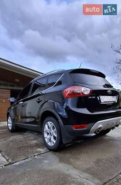 Внедорожник / Кроссовер Ford Kuga 2011 в Надворной