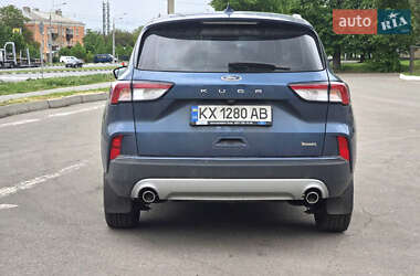 Позашляховик / Кросовер Ford Kuga 2023 в 