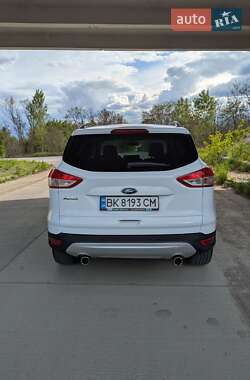 Внедорожник / Кроссовер Ford Kuga 2013 в 
