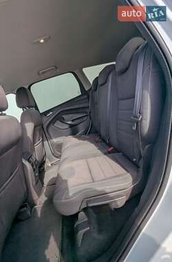 Внедорожник / Кроссовер Ford Kuga 2013 в 