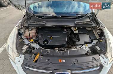 Внедорожник / Кроссовер Ford Kuga 2013 в 
