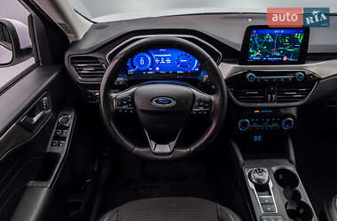 Внедорожник / Кроссовер Ford Kuga 2021 в 