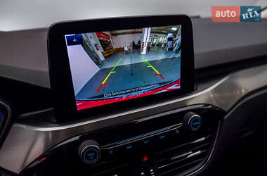Внедорожник / Кроссовер Ford Kuga 2021 в 