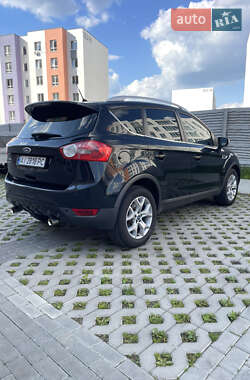 Внедорожник / Кроссовер Ford Kuga 2011 в 