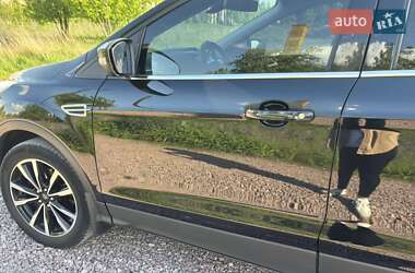 Внедорожник / Кроссовер Ford Kuga 2013 в 