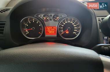 Внедорожник / Кроссовер Ford Kuga 2012 в 