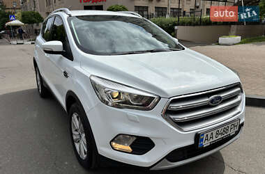 Позашляховик / Кросовер Ford Kuga 2018 в Києві