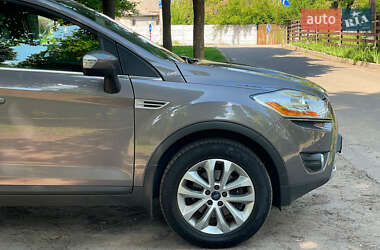 Позашляховик / Кросовер Ford Kuga 2012 в 
