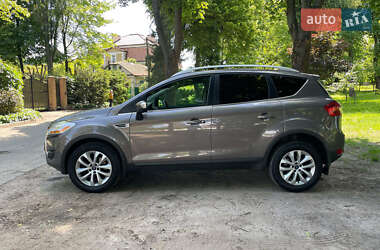 Позашляховик / Кросовер Ford Kuga 2012 в 
