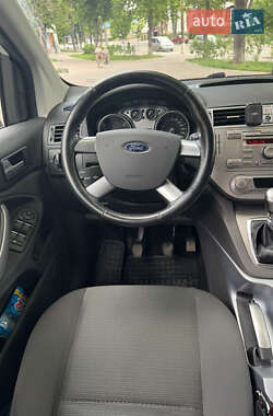 Позашляховик / Кросовер Ford Kuga 2012 в 