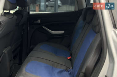 Позашляховик / Кросовер Ford Kuga 2011 в 