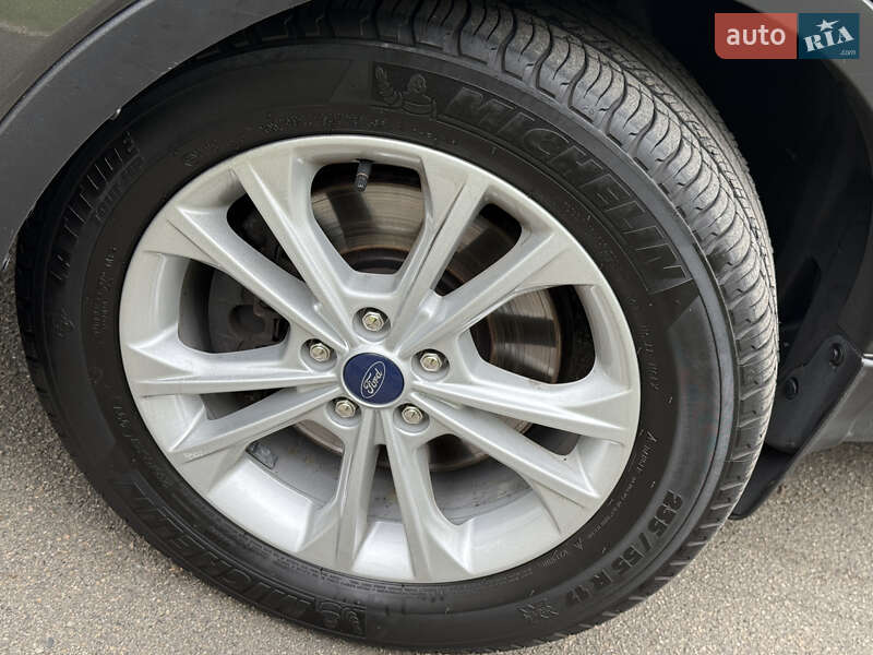 Внедорожник / Кроссовер Ford Kuga 2019 в Киеве