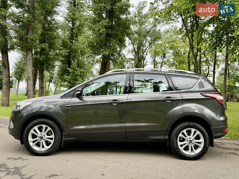 Внедорожник / Кроссовер Ford Kuga 2019 в Киеве