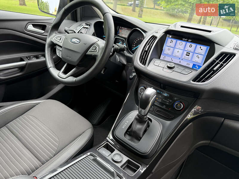 Внедорожник / Кроссовер Ford Kuga 2019 в Киеве