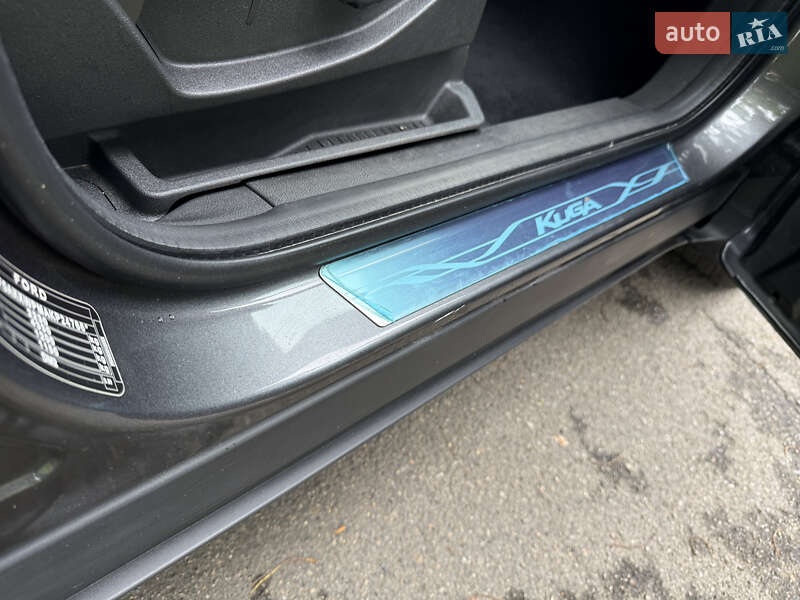 Внедорожник / Кроссовер Ford Kuga 2019 в Киеве