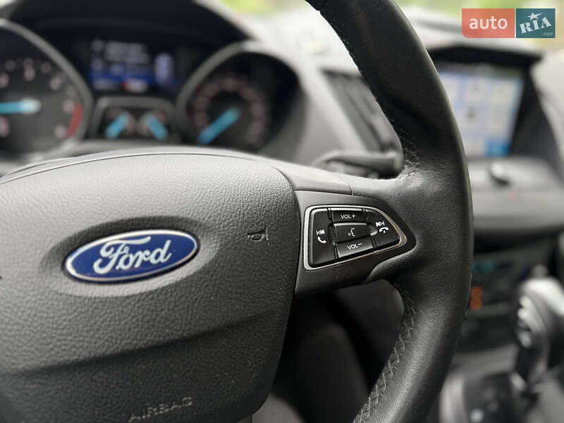 Внедорожник / Кроссовер Ford Kuga 2019 в Киеве