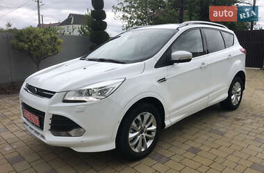 Позашляховик / Кросовер Ford Kuga 2016 в 