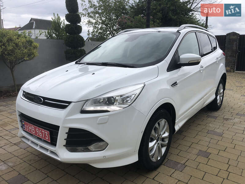 Позашляховик / Кросовер Ford Kuga 2016 в 