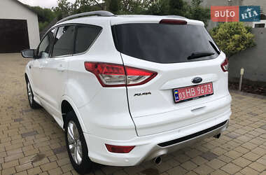 Позашляховик / Кросовер Ford Kuga 2016 в 