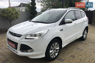 Позашляховик / Кросовер Ford Kuga 2016 в 