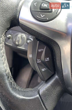 Внедорожник / Кроссовер Ford Kuga 2013 в 