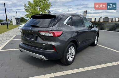 Внедорожник / Кроссовер Ford Kuga 2021 в 