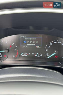 Внедорожник / Кроссовер Ford Kuga 2021 в 