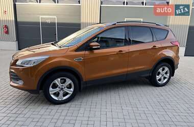 Внедорожник / Кроссовер Ford Kuga 2015 в 