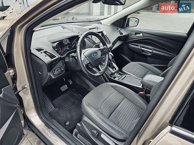 Внедорожник / Кроссовер Ford Kuga 2019 в Белой Церкви