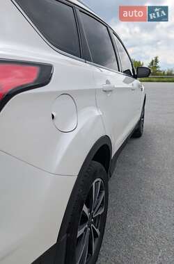Позашляховик / Кросовер Ford Kuga 2017 в 