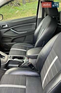 Внедорожник / Кроссовер Ford Kuga 2010 в 