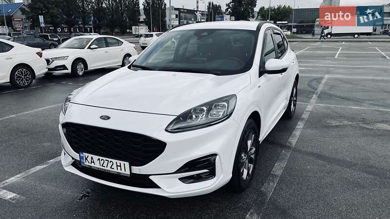 Позашляховик / Кросовер Ford Kuga 2021 в 