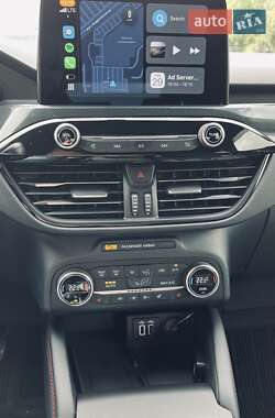 Позашляховик / Кросовер Ford Kuga 2021 в 