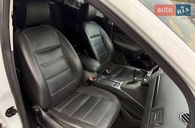 Внедорожник / Кроссовер Ford Kuga 2011 в 