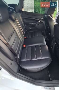 Внедорожник / Кроссовер Ford Kuga 2011 в 