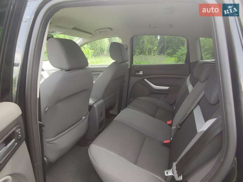 Внедорожник / Кроссовер Ford Kuga 2012 в Миргороде