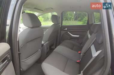 Внедорожник / Кроссовер Ford Kuga 2012 в 