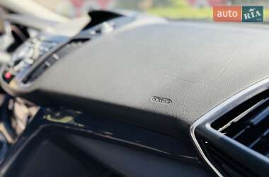 Внедорожник / Кроссовер Ford Kuga 2013 в 