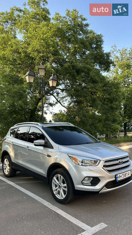 Позашляховик / Кросовер Ford Kuga 2017 в Одесі