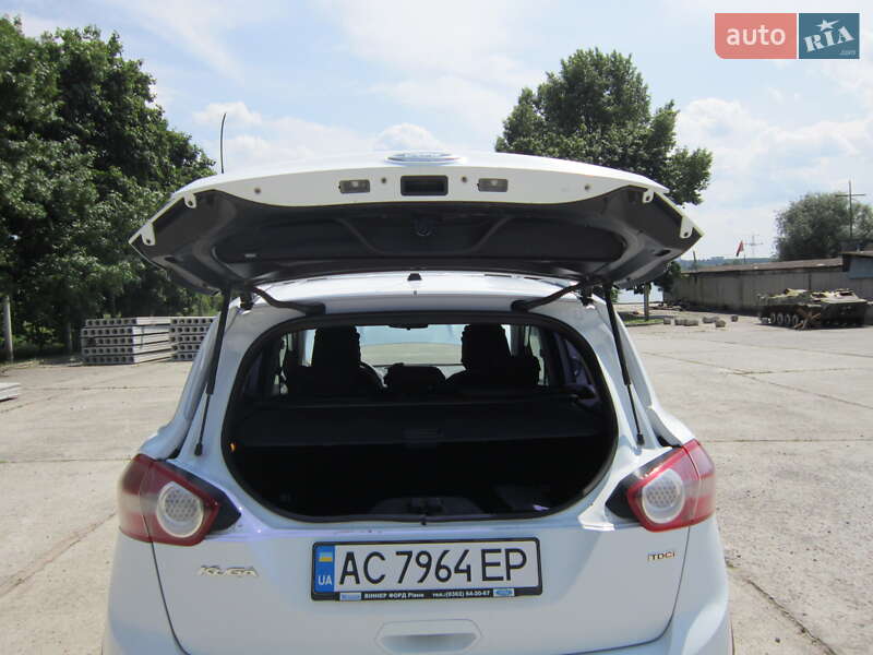 Позашляховик / Кросовер Ford Kuga 2011 в Цумані